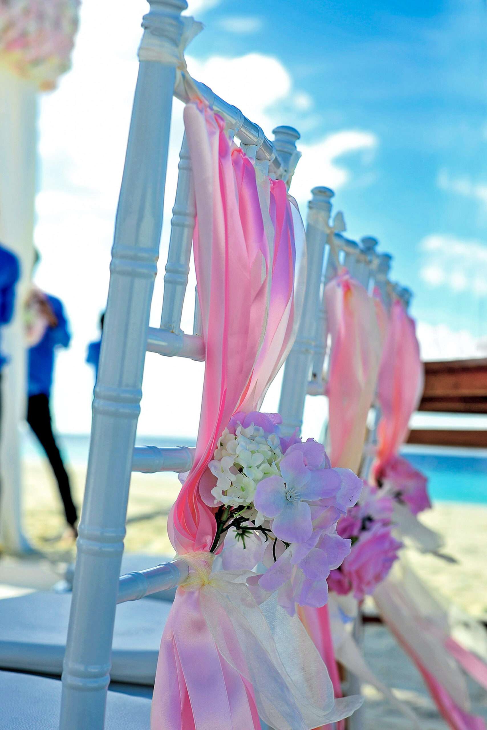 michelegiammusso floraldesign weddinginsicily beachwedding2 scaled